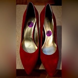 BCBG Generation Pumps, Deep Red